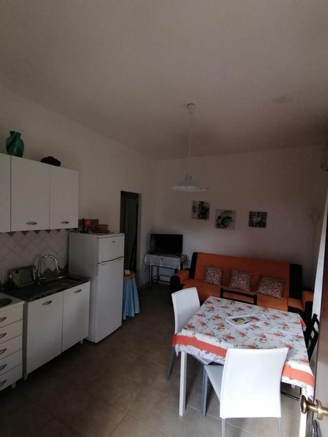 Simple And Very Nice Apartment Olbia Bagian luar foto